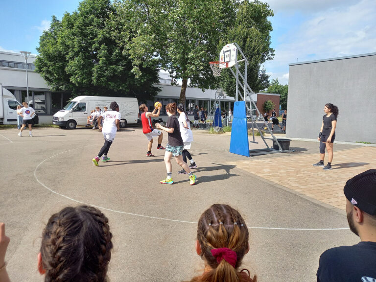 Mixed-Team siegt souverän beim (Street)-Basketball-Turnier
