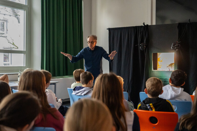 Ein Besuch des Papiertheaters Krefeld