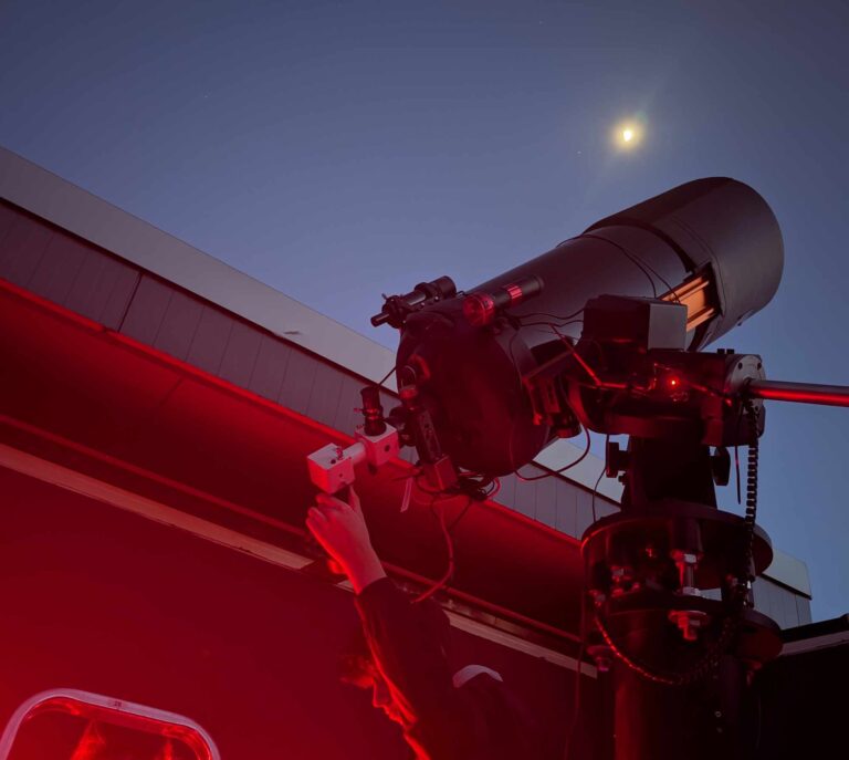 Mit Teleskop und Spektroskop dem Universum auf der Spur